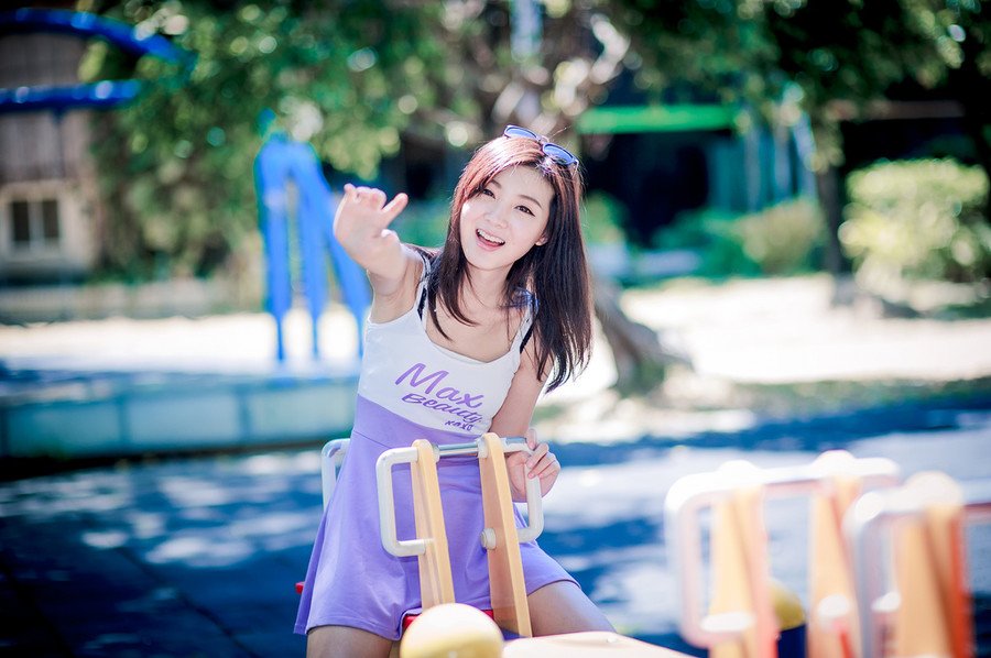 当我们在友谊中发现了爱情，在爱情中发现了亲情，在亲情中又发现了友谊和爱情，或许才真的会体会到人生和爱的真理吧。